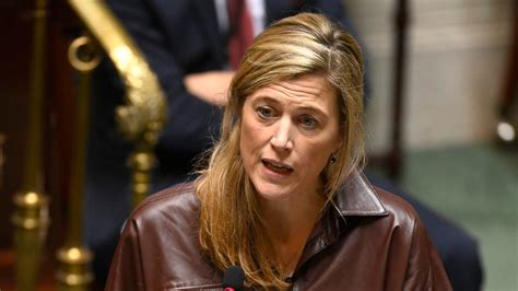 Belgium fears spread of dutch riots over virus restrictions. Minister van Binnenlandse zaken stelt zich burgerlijke partij bij geweld tegen politie ...