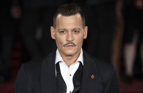 Johnny depp ретвитнул(а) bcch foundation. Johnny Depp Bio, Age, Net worth, Height, Weight ...