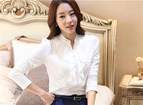 Baju atasan wanita knit rajut 116.000. BLOUSE WANITA PUTIH MODEL FORMAL ELEGANT | Model Terbaru ...