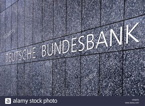 Möchtest du deutsche bank aktionen sowie auch spezielle angebote von marktjagd per email erhalten? Deutsche Bank In Hamburg Stock Photos & Deutsche Bank In ...