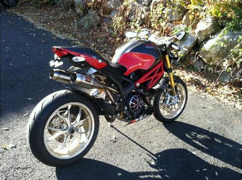 • more than 3.1 lakh bikes sold till date. 2010 Ducati Monster 1100 S for sale on 2040-motos