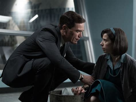 The shape of water nasce da un'idea di guillermo del toro e daniel kraus, sviluppata poi, in parallelo, sotto forma di film e di romanzo. La forma dell'acqua - The Shape of Water - Donna Moderna