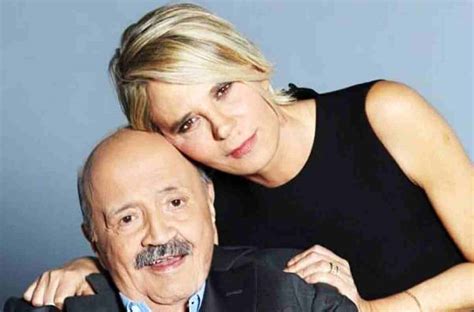 Quindi l'ipotesi (improbabile) di ricevere da maria de filippi una proposta per diventare giudice in uno dei suoi talent show: Maria De Filippi, il segreto della sua relazione con ...