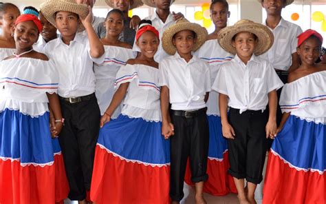 What Is The Traditional Clothing Of The Dominican Republic