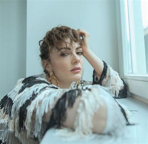 Altın kelebeği kaptı, tatile kanat çırptı! Burcu Özberk estetiksiz hali ile şaşırttı