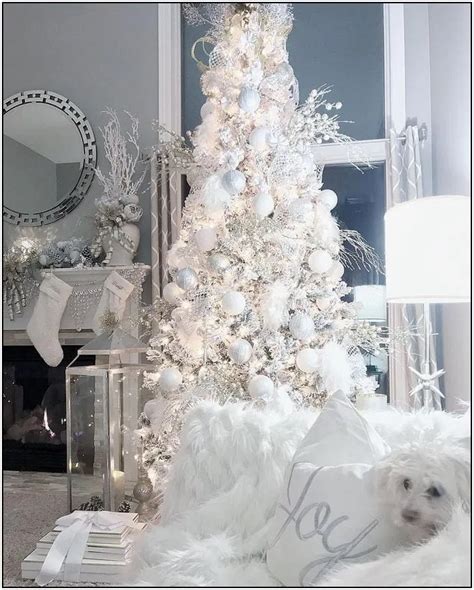 110 Elegant White Winter Wonderland Themed Decoration Ideas 49