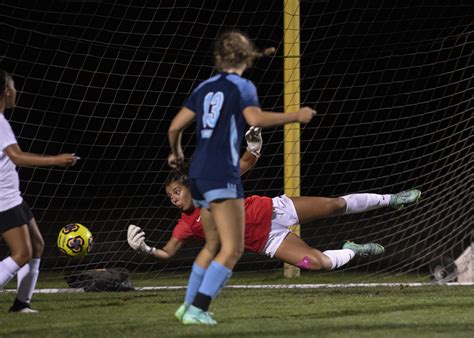 Camas Girls Soccer Topples Hockinson 3 1 Photo Gallery The Columbian