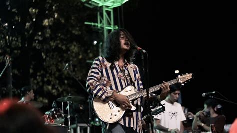 Wanna get your restaurant in sticky fingers? GHOST TOWN (STICKY FINGERS) - SLOWDOUGH LIVE @ RAKRAKAN ...