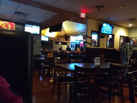 2704 battleground ave, greensboro, nc 27408. Maya New York Pizza Bar & Grill, Mesa - Photos ...