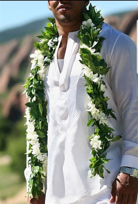 The recent economic downturn has reduced the wedding dresses can be a prohibitively expensive portion of each couple's wedding budget. Pin by Janon Pearson on Lanikai Wedding idea | Hawaiian ...