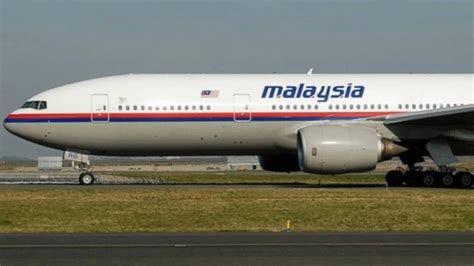 Penerbangan malaysia berhad), formerly known as malaysian airline system (mas) (malay: Malaysia Airlines Flight 370 Left More Mysteries Than ...