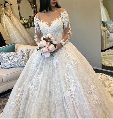 Vintage Long Sleeves Lace Ball Gown Wedding Dresses