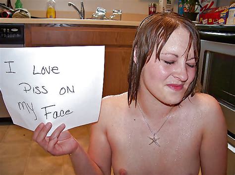 Sluts Holding Signs Pics Free Download Nude Photo Gallery