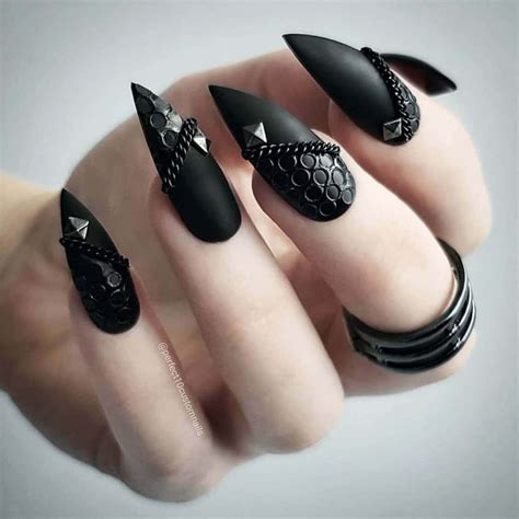 Mate con brillos en una uñas, el contraste perfecto. UÑAS NEGRAS Decoradas 【Los MEJORES diseños 2020 】 en 2020 ...