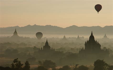 Daily Wallpaper Baloons Over Bagan Burma I Like To Waste My Time