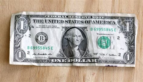Si Tenes este error en un billete de dólar puede valer hasta USD