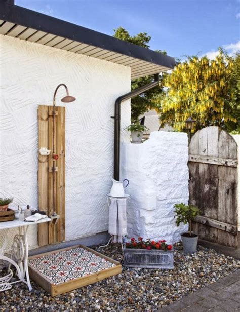 Outdoor Bathroom Designs With Awesome Rustic Touches
