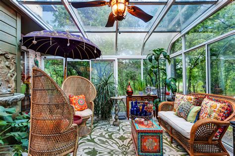 15 Placid Tropical Sunroom Ideas Perfect For Any Season