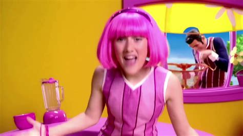 Lazy Town Colours Song But Zooms In On Random Things Youtube