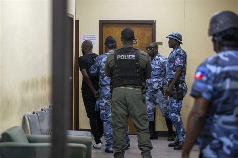 Officials 400 Escape 25 Dead After Haiti Prison Breakout