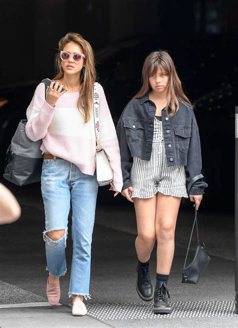 Jessica Alba And Mini Me Daughter Honor Go Grocery Shopping Photos