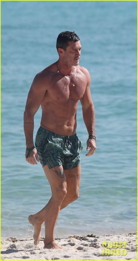Shirtless Luke Evans Gets In A Beach Day In Miami Photo 4675889 Luke