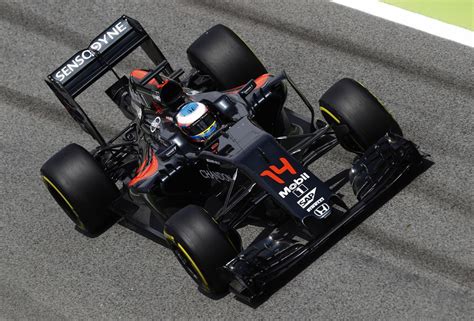 F. Alonso džiaugiasi patekęs į greičiausiųjų dešimtuką - 🏎 ...