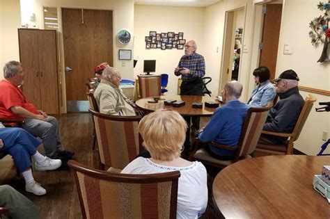 How Adult Day Programs Help Those with Dementia