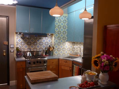In the world of kitchen backsplashes, subway tile reigns supreme—but it's also a tad predictable. Avente Tile Talk: A Cement Tile Kitchen Backsplash Makes a ...