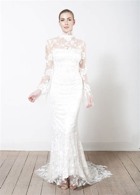 Ich liebe schädel, schädelbesessenheit, schädelkleidung, schädelschmuck allen: Langes, floral besticktes Brautkleid