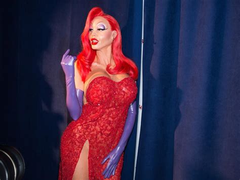 Heidi klum's dramatic transformation into a super curvy jessica rabbit wowed guests at the model's annual costume party in new york this weekend. Heidi Klum se transforma en Jessica Rabbit