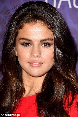 Selena gomez / фото №2005463. Madame Tussauds Berlin's Selena Gomez looks 10 years older ...