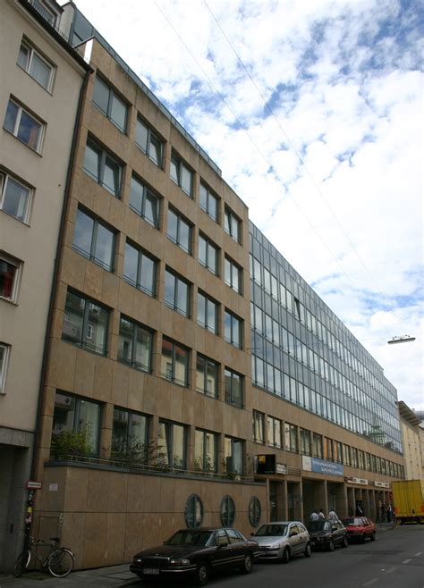 Real Is Verkauft Münchner Bürohaus Aus Drei Objekte Fonds