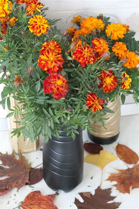 Diy Flower Vase Out Of Plastic Bottle