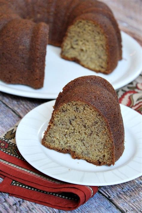 Walnut and hazelnut bundt cake. Classic Banana Bundt Cake