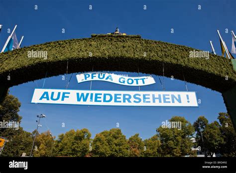 Auf Wiedersehen Sign At The Munich Oktoberfest Stock Photo Alamy