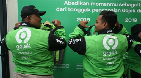 Gojek Luncurkan Jaket Baru Mitra Driver Simbol Gotong Royong Di
