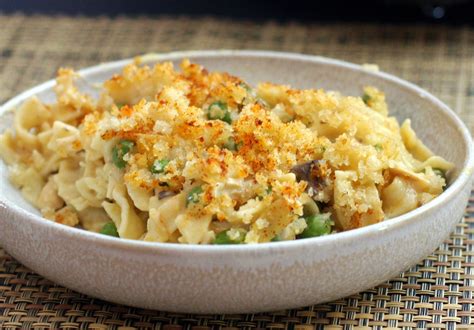 I often serve it for a luncheon along with garlic bread and a salad. Easy Tuna Noodle Casserole Recipe With Cheddar Cheese