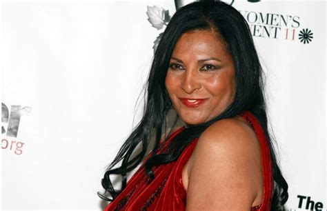 pam grier biography height and life story super stars bio