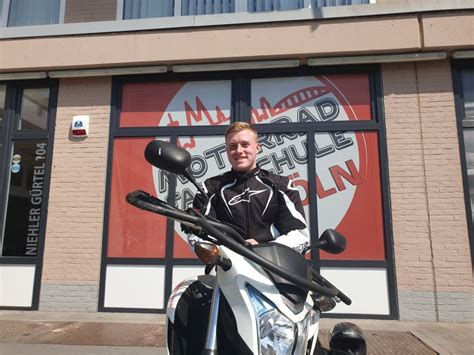 Find derivations skins created based on this one. Pascal (18) - Motorrad Fahrschule Köln