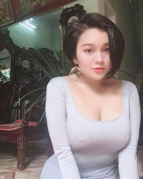 Link Instagram Nguyễn Ngọc Anh Người đẹp Nguyễn Ngọc Anh Khoe Ngực Trần Khéo Léo