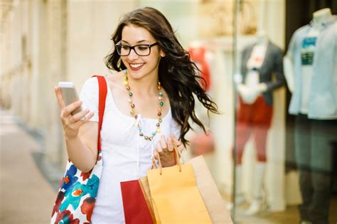 How Texting Might Help You Stop Shopping Too Much