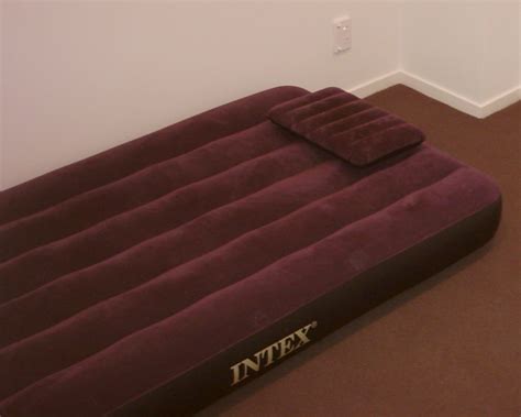 Wool fibers on one side help retain heat and keep your body warmer, for a better night of sleep. Air mattress - Wikipedia