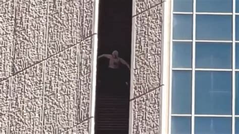 Pro Life Spiderman Free Climbs 40 Story Chase Tower I Want To Show