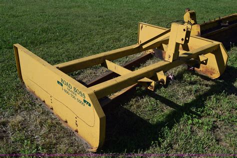 Road Boss Road Grader In Wichita Ks Item As9664 Sold Purple Wave