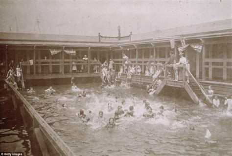 Scenes From New York S Public Baths How Tenement Dwellers Got Clean And Cool The Alienist