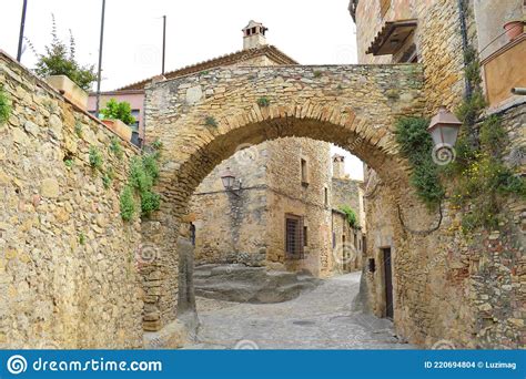 Peratallada Medieval Town Gerona Stock Photo Image Of Town Streets