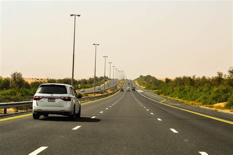 Gambar Mobil Jalan Raya Menyetir Perjalanan Kendaraan Dubai