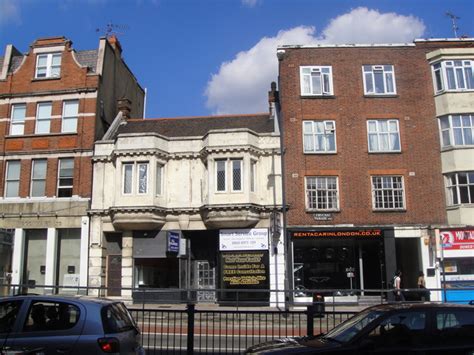 Restaurante de fondue e pratos à la carte. New Frognal Kinema in London, GB - Cinema Treasures