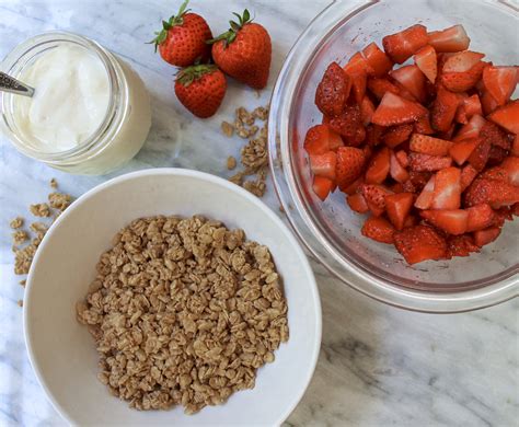 Super Quick And Easy Make Ahead Breakfast Parfaits